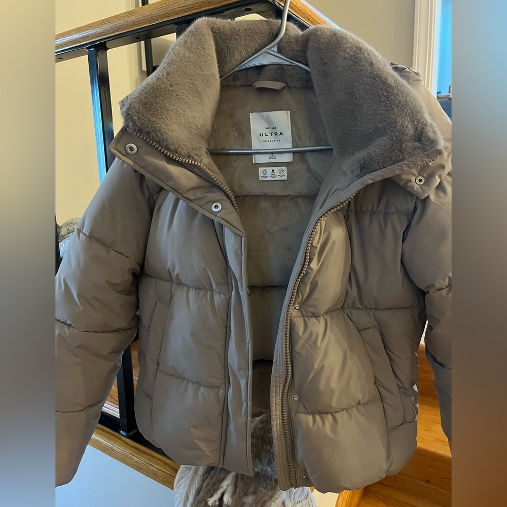 Abercrombie and Fitch Beige Puffer Jacket with Plush Collar